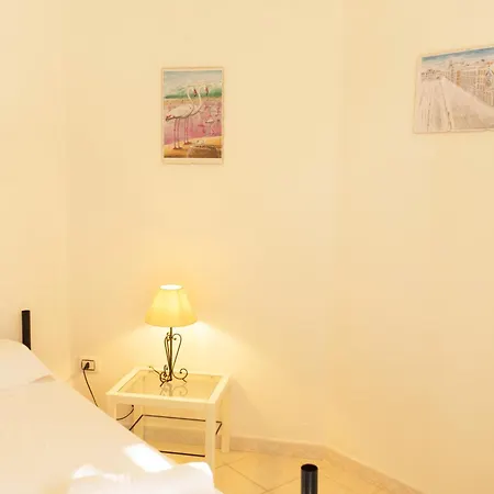 Patio On The シミウス